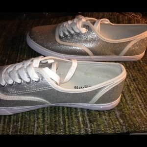 Mossimo Supply Keds