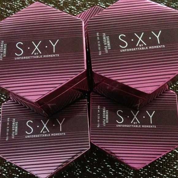 HOLD  S.X.Y 5 Shimmer Powder Puff  Bundle $30.00