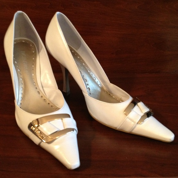 Cute!! White and gold BCBGirls 3" heels
