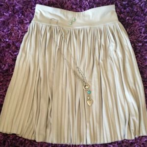 SOLD!!! Bundle Cotton Electric Pleated skirt