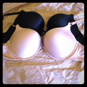 VS BRAS 36 D Reserved for Amy