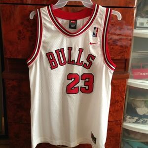 Bulls 23 jersey