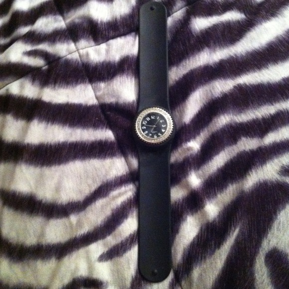 Watch - Picture 2 of 3