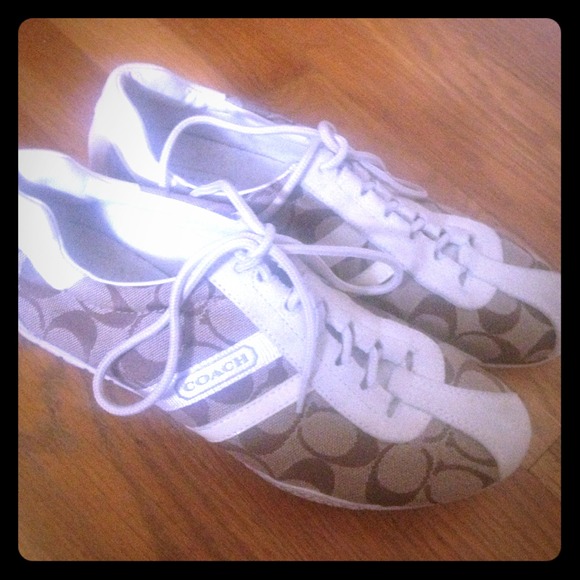 Coach shoes size 8 - Picture 1 of 1