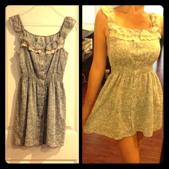 Country Chic Dress with Buttons