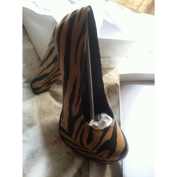 NWT Animal Print Forever 21 Heels