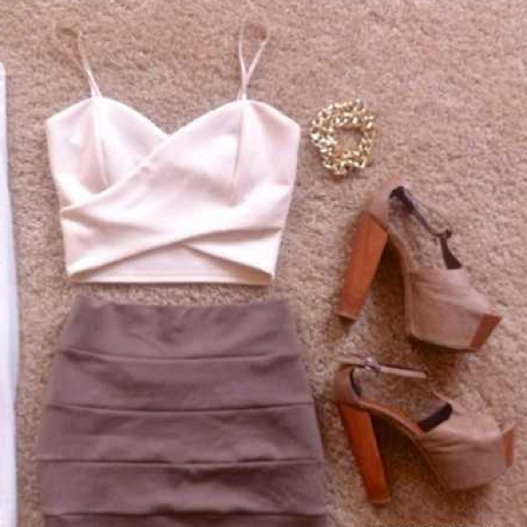 Sold in bundle. Cream crop top