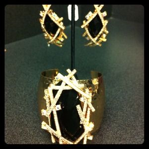 💎Amazing Cuff &Earring Set 💎