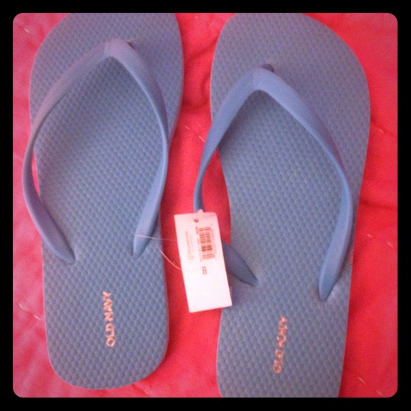Baby blue old navy flip flops with tag - Picture 1 of 2