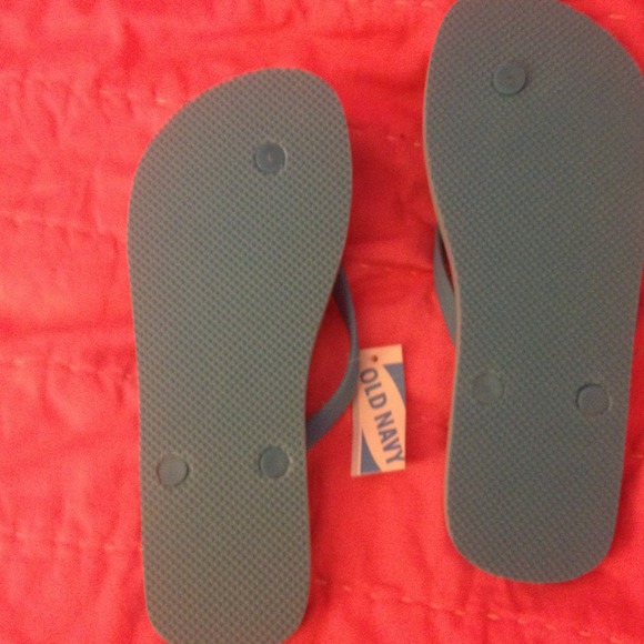 Baby blue old navy flip flops with tag - Picture 2 of 2