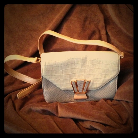 Beautiful Henri Bendel Shoulder Purse! 👝👜👛💼😍