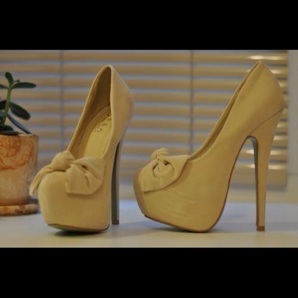 Yellow Bow heels