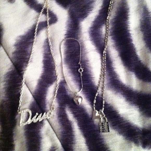 Neckless one bracelet