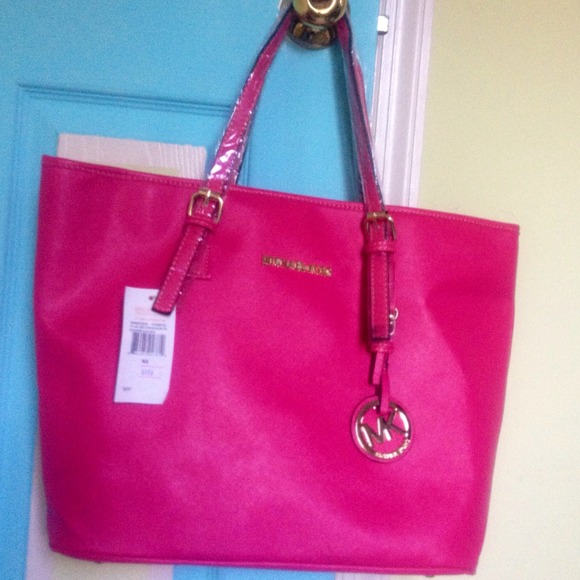 FINAL$✂NWT  PINK PURSE
