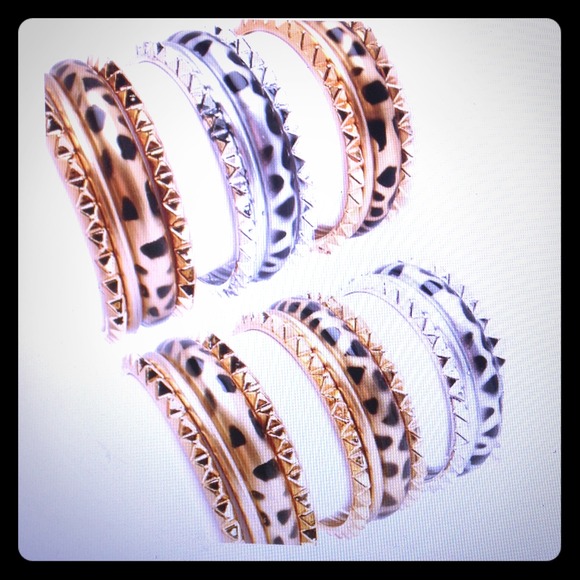 Animal print 3 bangle bracelet