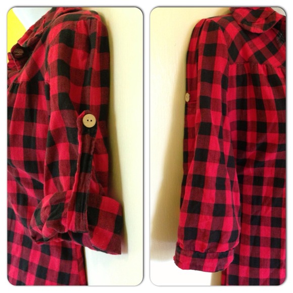 ❗️REDUCED❗️Red and Black plaid shirt - Picture 2 of 4