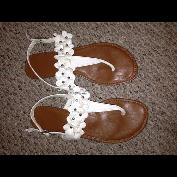 White flower sandals