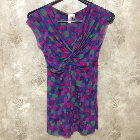 SOLD Sweet Pea shirt sleeve sheer top.