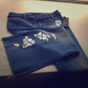 Retro embroidered jeans with braided belt