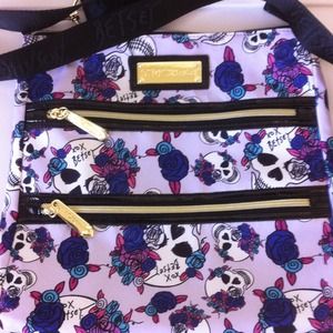 💋Used Betsy Johnson Purple Skull/Roses Messenger
