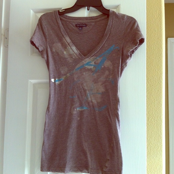 American Eagle V-Neck Tee