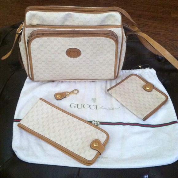 🚫Sold🚫 AUTHENTIC  Vintage 4 Piece "Gucci"  Set