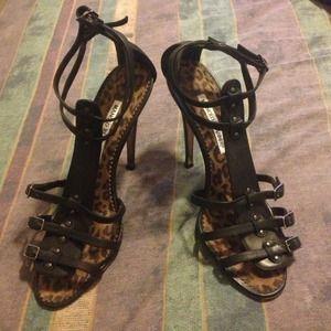 *SOLD* Manolo Blahnik Gladiator Heel
