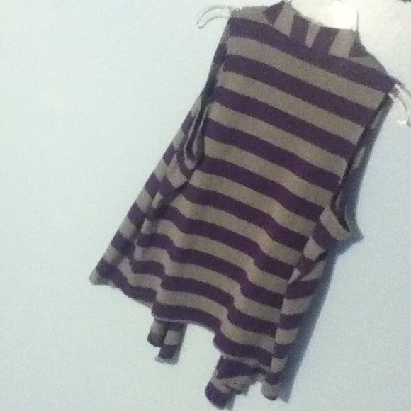 Vest - Picture 3 of 3