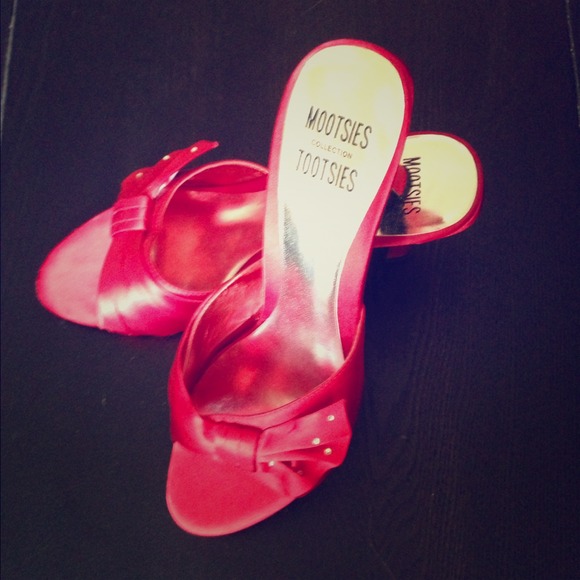 SOLD!!!!⭕REDUCED⭕⭕Gorgeous red heels