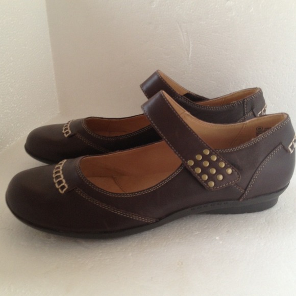Madison Mary Jane Flats New. Size 8 M