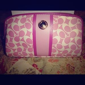 Cute Coach Cosmetic Bag Very Clean. LIKE NEW!