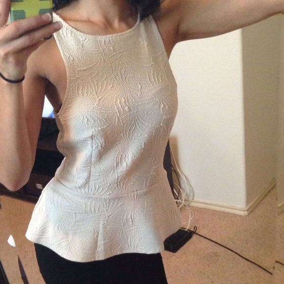 🚫SOLD🚫EXPRESS blouse🎀 - Picture 4 of 4