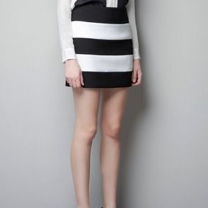 💗 Zara Stripped Skirt