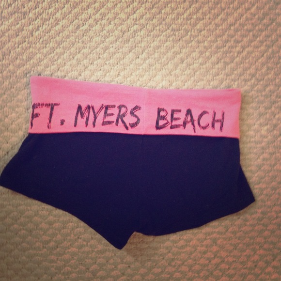 Black & Pink fold over Yoga Shorts Small