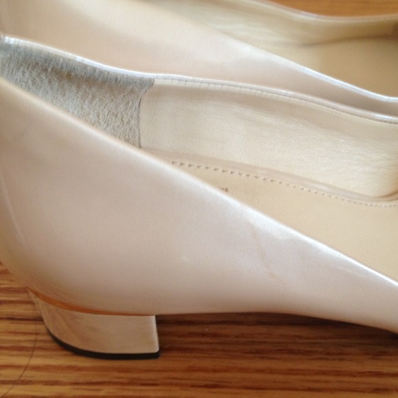 ⬇REDUCED⬇ Vince Camuto nude pump size 8.5 - Picture 4 of 4