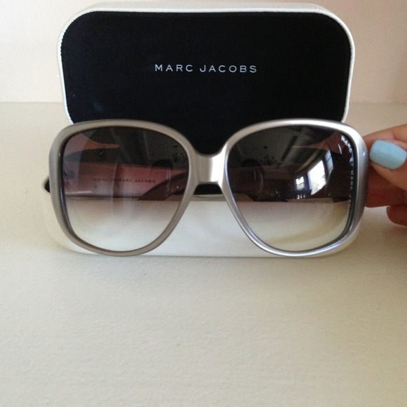 Marc by Marc Jacobs sunglasses. style: mmj030/s main image 4