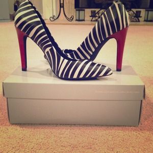 💥REDUCED💥Jessica Simpson Zebra Pumps