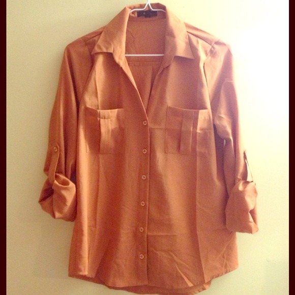 NWOT Orang Button Down 2/3 sleeve😍