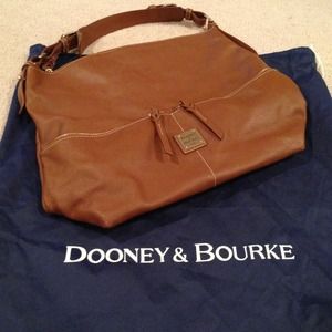 💥REDUCED💥Dooney & Bourke Leather Shoulder Bag