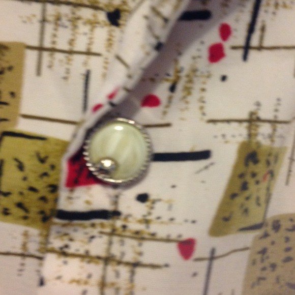 Button up. - Picture 2 of 2