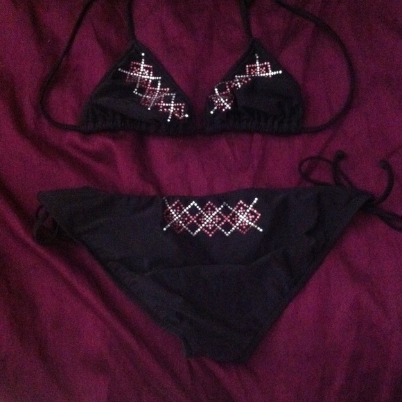 Bathing suit - Picture 2 of 4