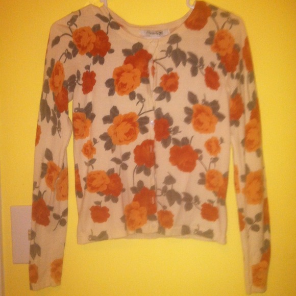 🌻Cream Floral Cardigan🌻