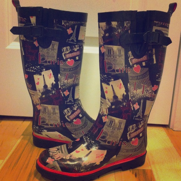 Paris Theme Rainboots!