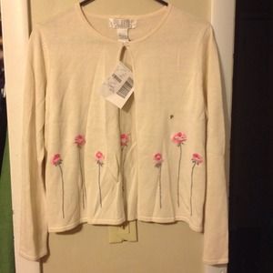 Petite Sophisticate sweater w/ embroidered flowers