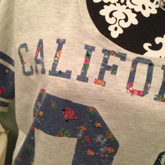 Cute "like new" Light gray cropped dolman. - Picture 2 of 3