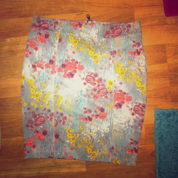 Flower print pencil skirt - Picture 1 of 4