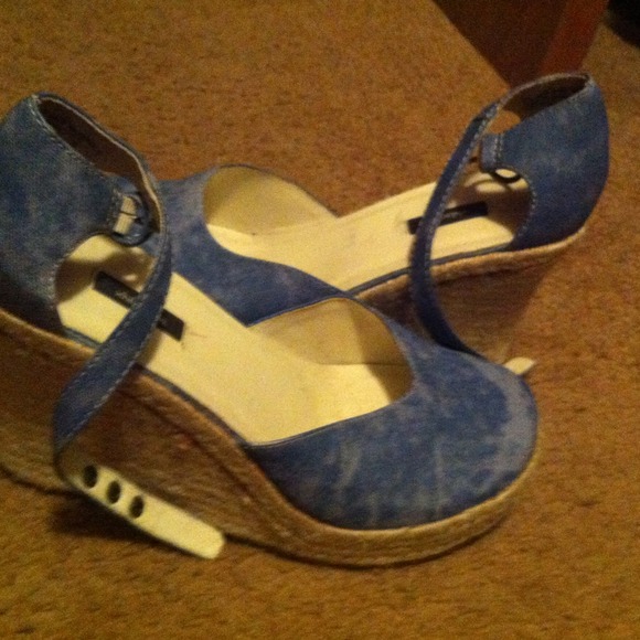 Shoes - Picture 2 of 3