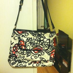 Brand new Coach Across the body Purse 24 hr hold