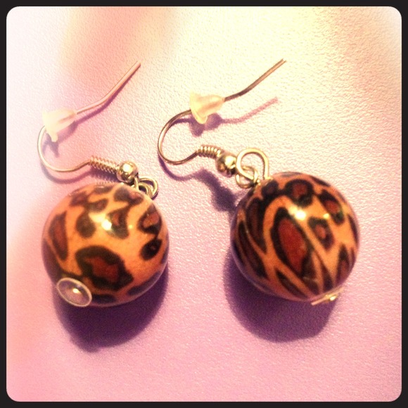Leopard dangly earrings