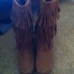 Fringe boots